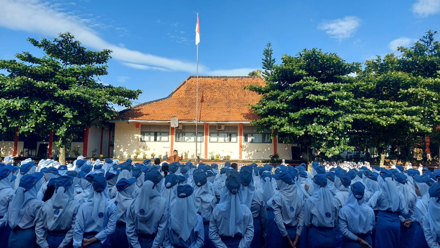 Upacara Bendera dan Sosialisasi Pendidikan Pemilih Pemula SMK Negeri 1 Boyolali